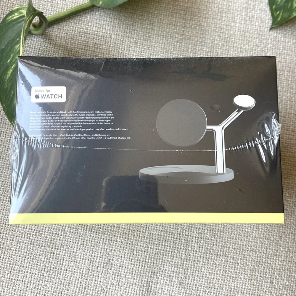 NWT Zechin | Samba All-in-1 Wireless Charger (For iphone + Apple Watch)